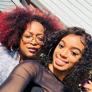 Meet your Posher, Joni